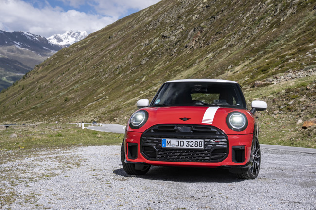 Mini lanza el '1965 Victory Edition', una versión "icónica" e inspirada en la historia de los rallies