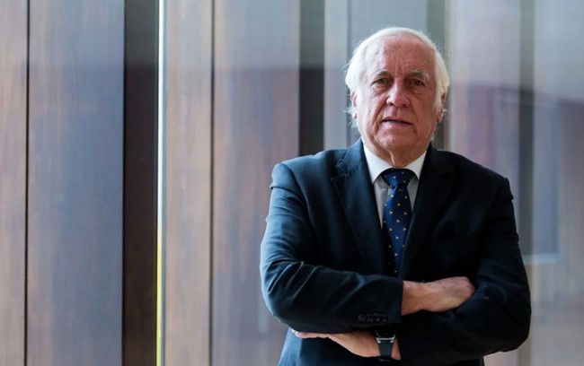 Mercedes-Benz España recuerda a Carlos Espinosa de los Monteros, figura clave en el éxito de la compañía