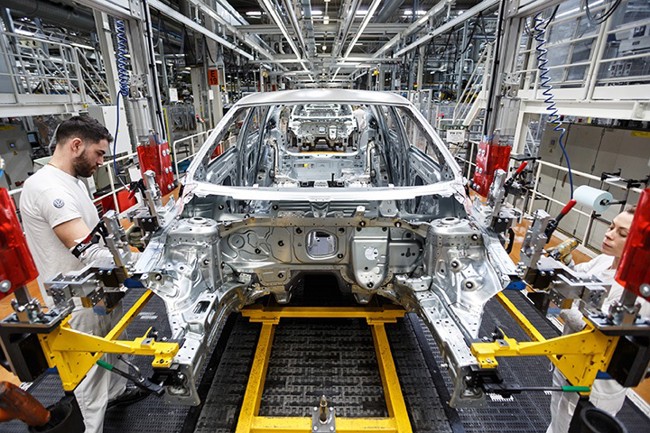 El superávit comercial de vehículos cae un 41,2% en el primer semestre, a 3.344 millones de euros