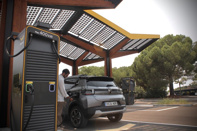 Fastned amplía el acceso a su red de recarga en España a través de Digital Charging Solutions
