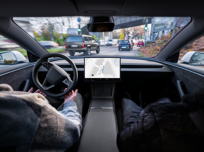 Bruselas debatirá la autorización del sistema FSD de Tesla para su uso en Europa