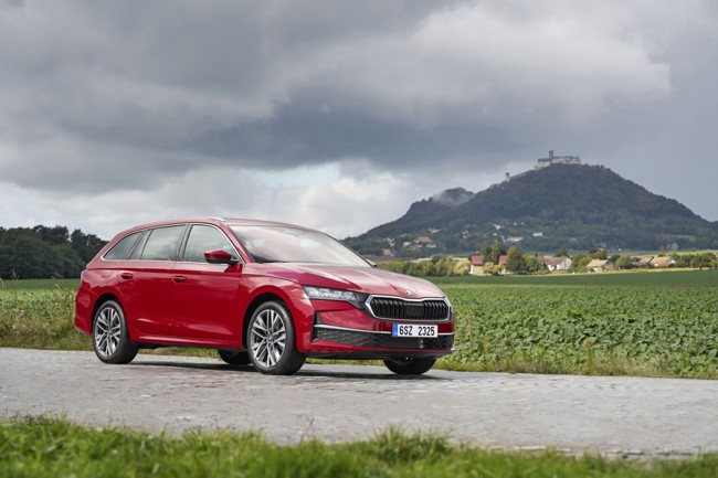 Skoda abre los pedidos del nuevo Octavia con motorización híbrida para España