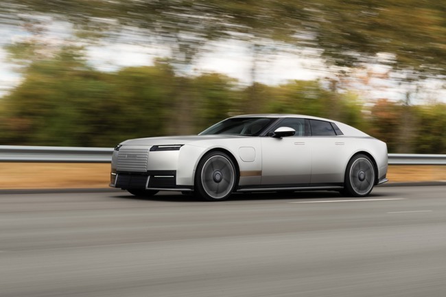 Jaguar abre una nueva era con el Type 01, un GT eléctrico de 1.030 CV y hasta 720 km de autonomía