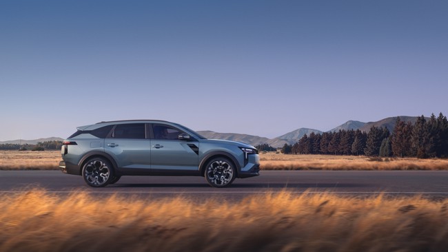 Dacia abre los pedidos del Striker, su nuevo crossover híbrido del segmento C, desde 22.720 euros