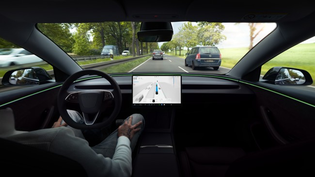 Eslovaquia autoriza el uso del sistema de conducción asistida FSD de Tesla en sus carreteras**BRATI