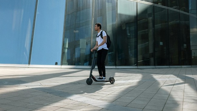 Más del 90% de los españoles apoya regular el uso de los patinetes eléctricos, según Alphabet